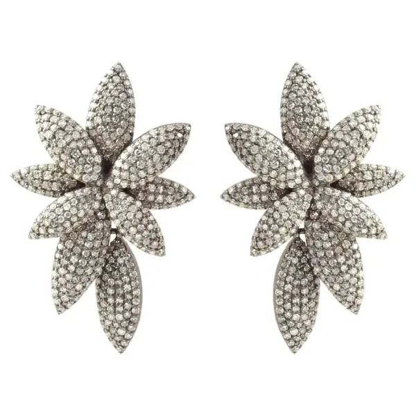 Diamond Modulation Stud Earrings